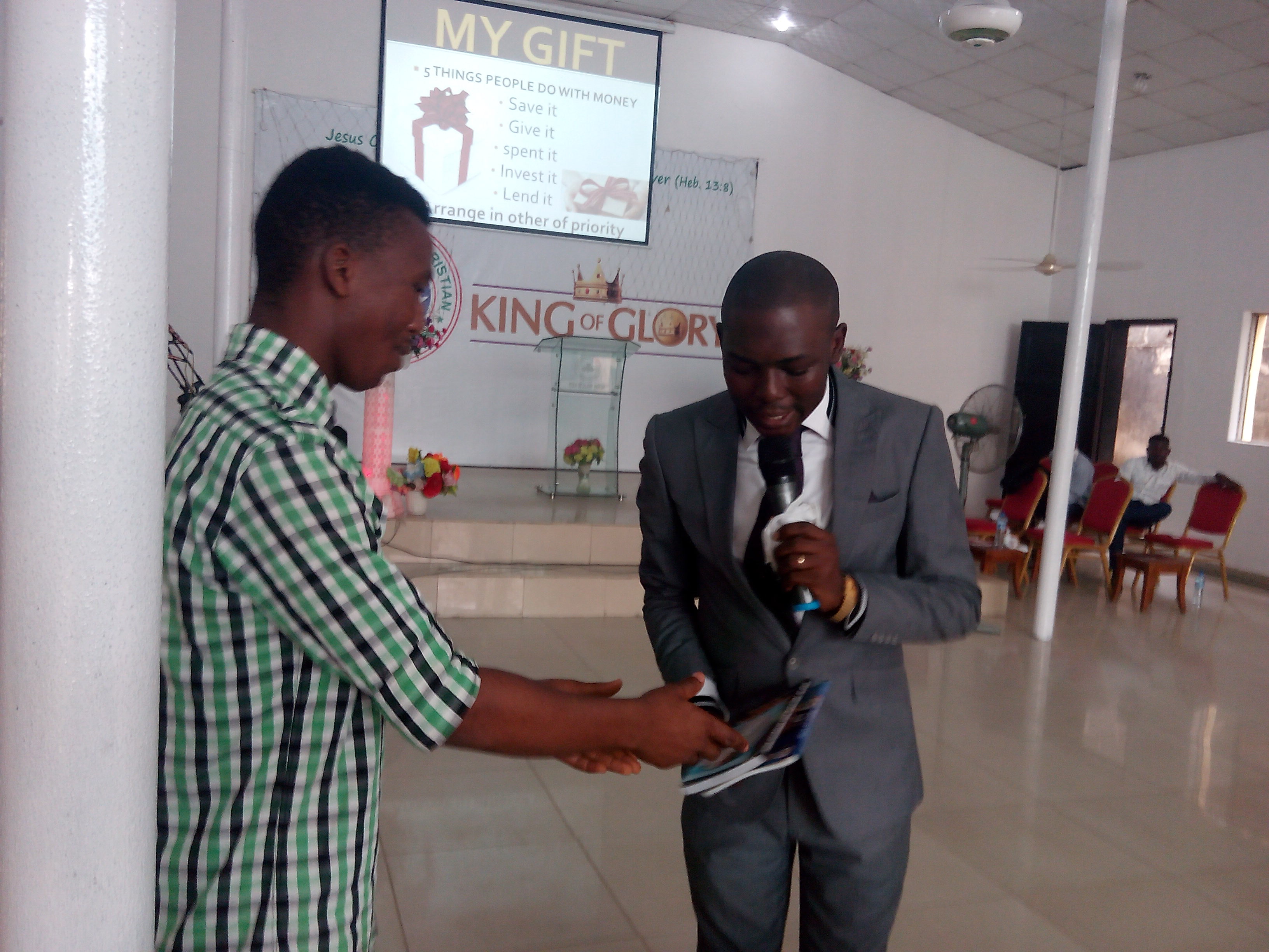 dayo-adetiloye-speaking-at-rccg-kog-business-summit-2016